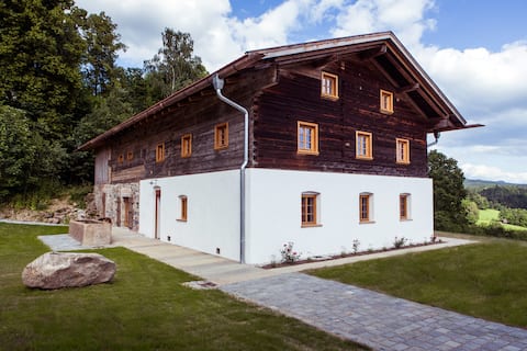 Kostnerhof - Luxurious farm with sauna & pond