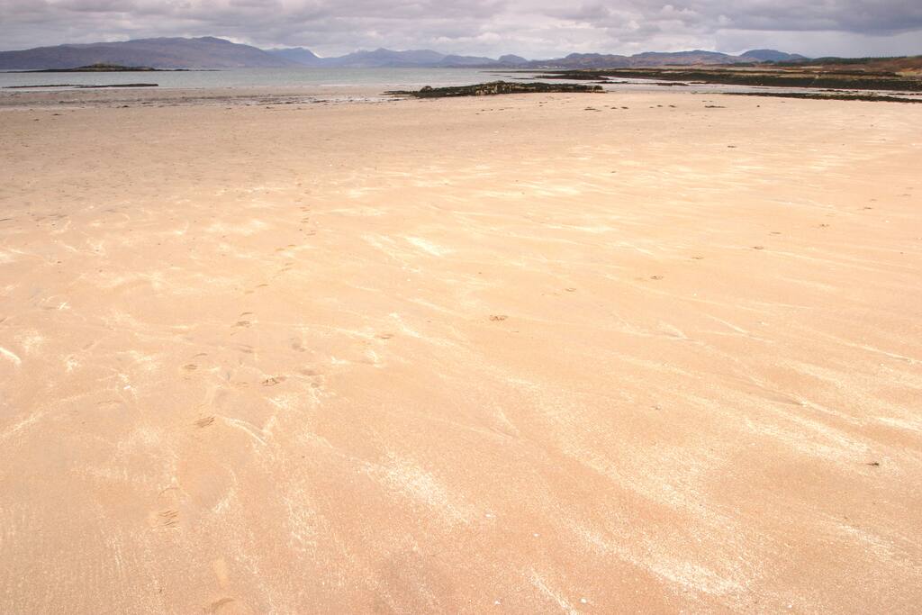 Ashaig Beach - 10 mins walk