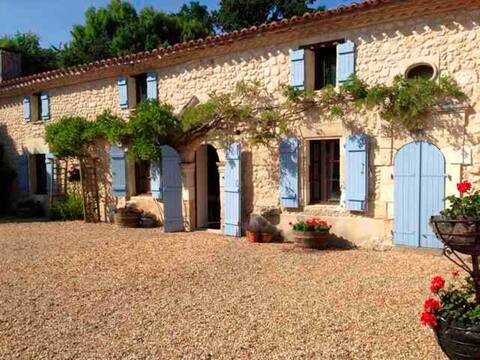 Gîte La Marteille with private pool