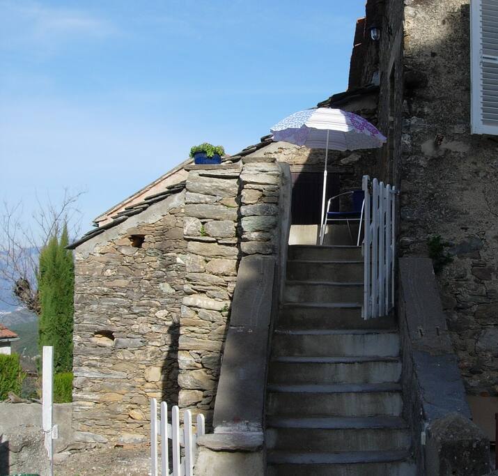 Le gîte est à 'étage de la maison