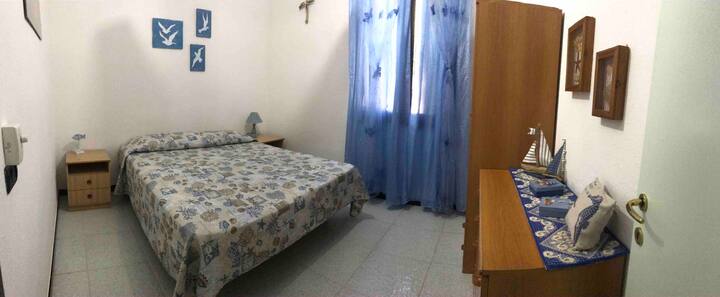 מרימוניה עם מצלמה.

חדר שינה כפול.