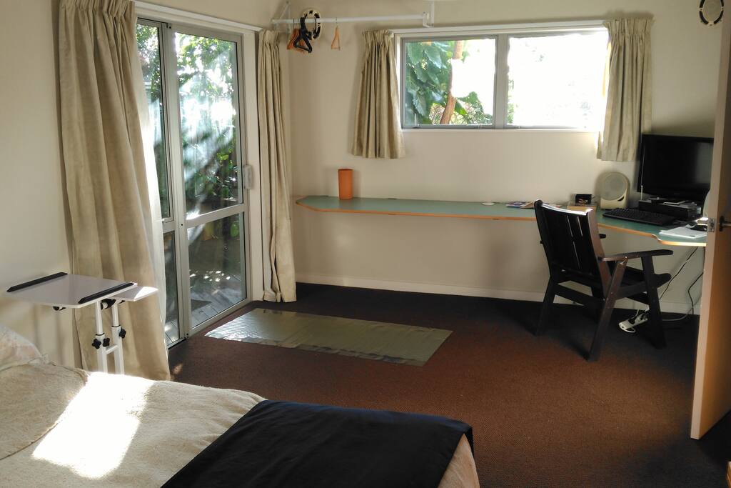 Large Room , Door to Deck