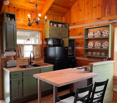 NEW! Whispering Waters Cabin on French Broad River