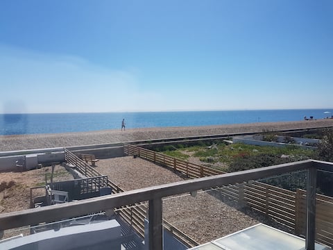 Horizon View
Come and Sea for yourself