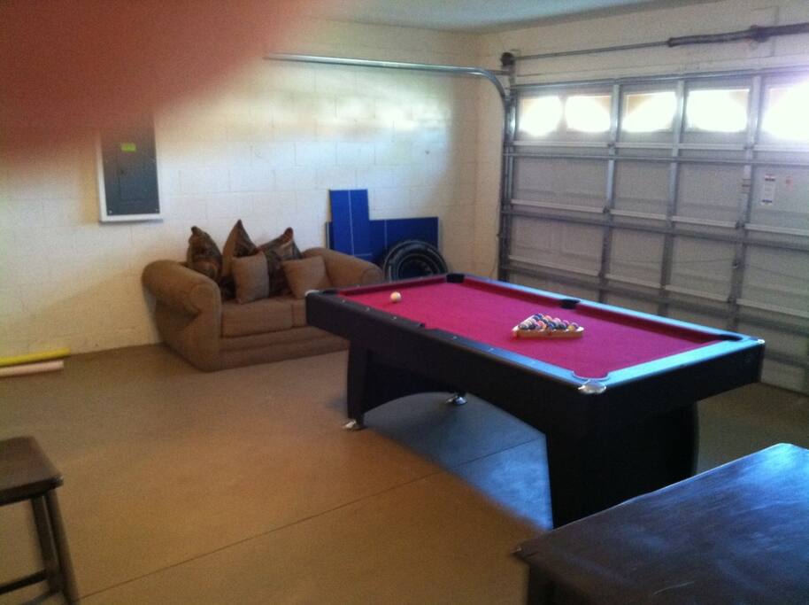 Furniture,Table,Couch,Indoors,Room