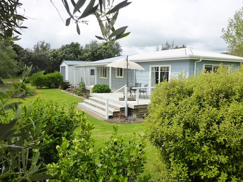 Beautiful cottage, close to beach and Motu Trail.