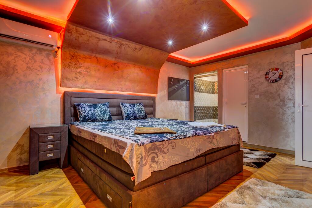 King size bed is so comfortable it will be hard to leave it and go explore the city.