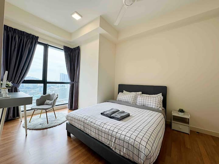 1 cama queen y 2 camas individuales