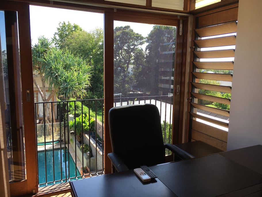 Desk, chair, TV and wi-fi, all in your private room