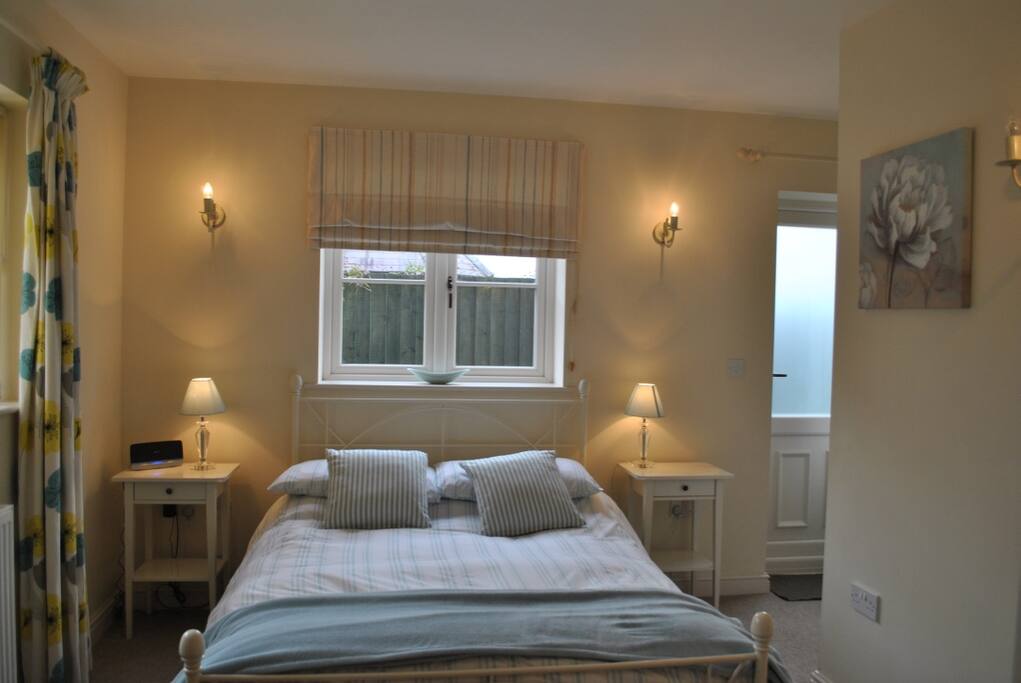 Double Bedroom - Ground Floor (en-suite)