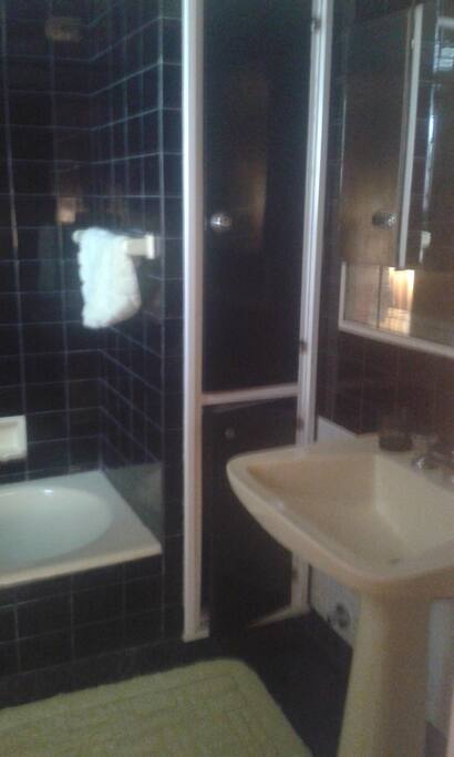Baños completos con ducha y bañera