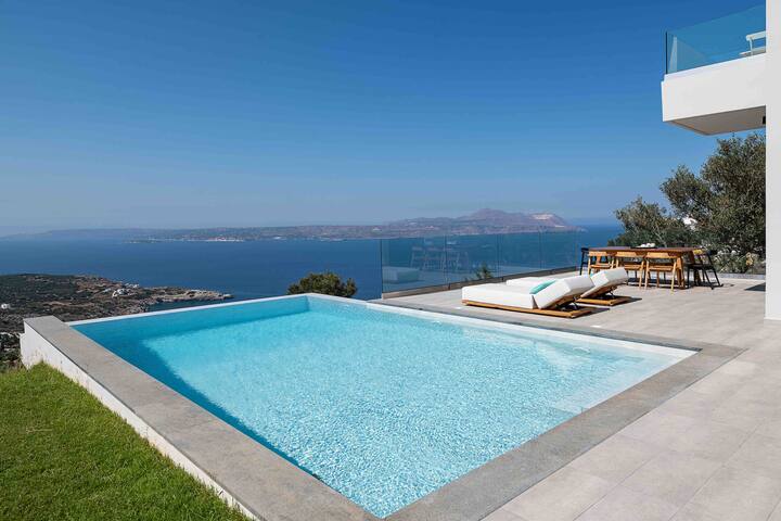 PhantΩm Villas, Villa Hero (heated pool) gallery image 4