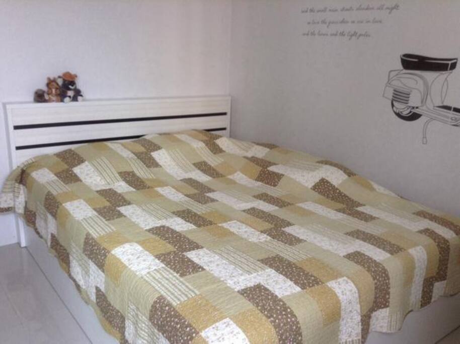 Queen size bed