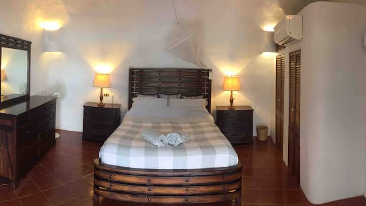 غرفة النوم الرئيسية