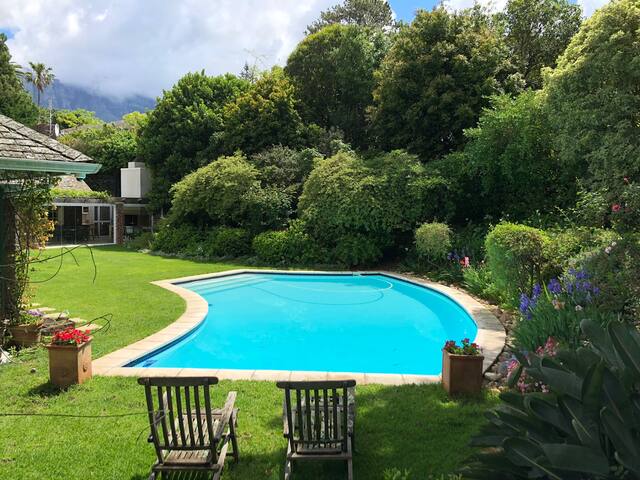 Beautiful spacious family home in prime location gallery image 3