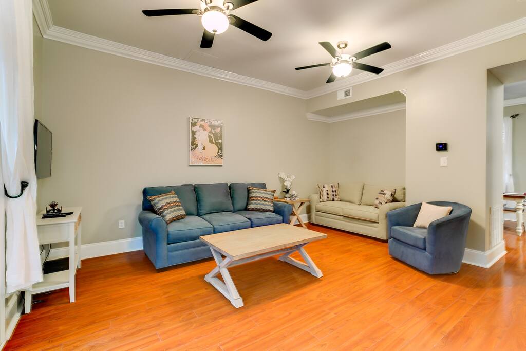 Large living room with convertible sofa / sleeper.