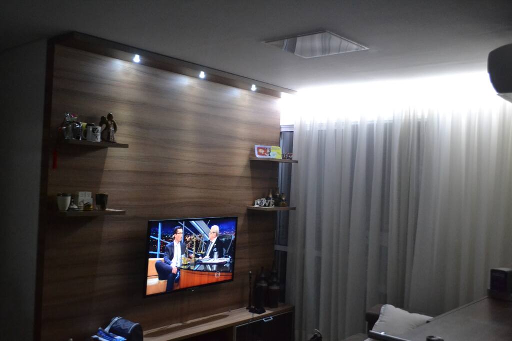 Sala de estar com TV