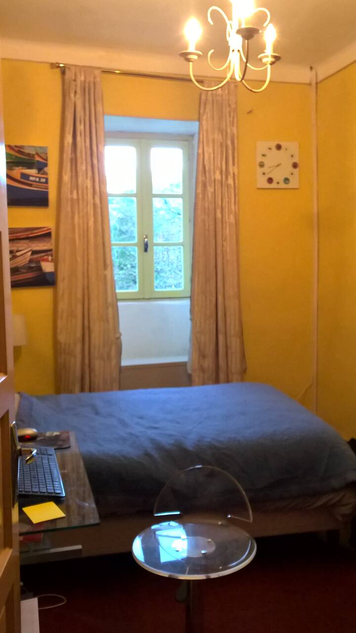 værelse 4    seng 120 cm