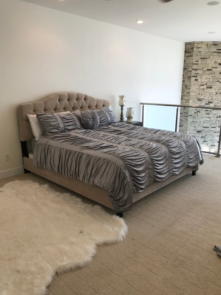 主卧2 ，配备双人床和景观！ ！