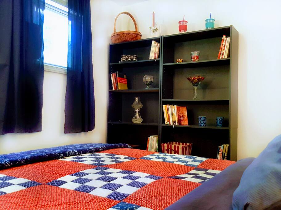 Grant: "Nice house in safe neighborhood. Comfortable bed and pillows."