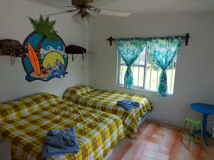 Habitación principal que cuenta con su propio baño completo