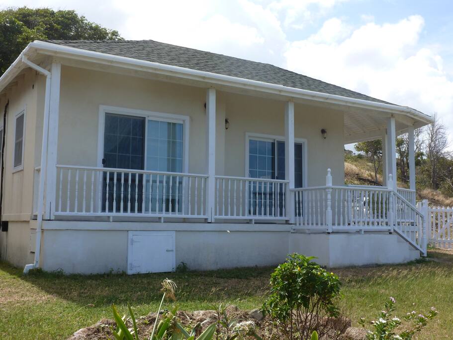 View of frontal part of cottage from the lawn
