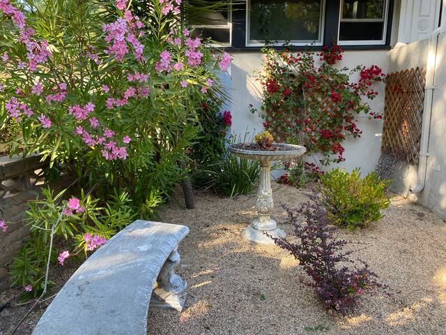 2 BR/2 BA Downtown Palo Alto near Stanford gallery image 3