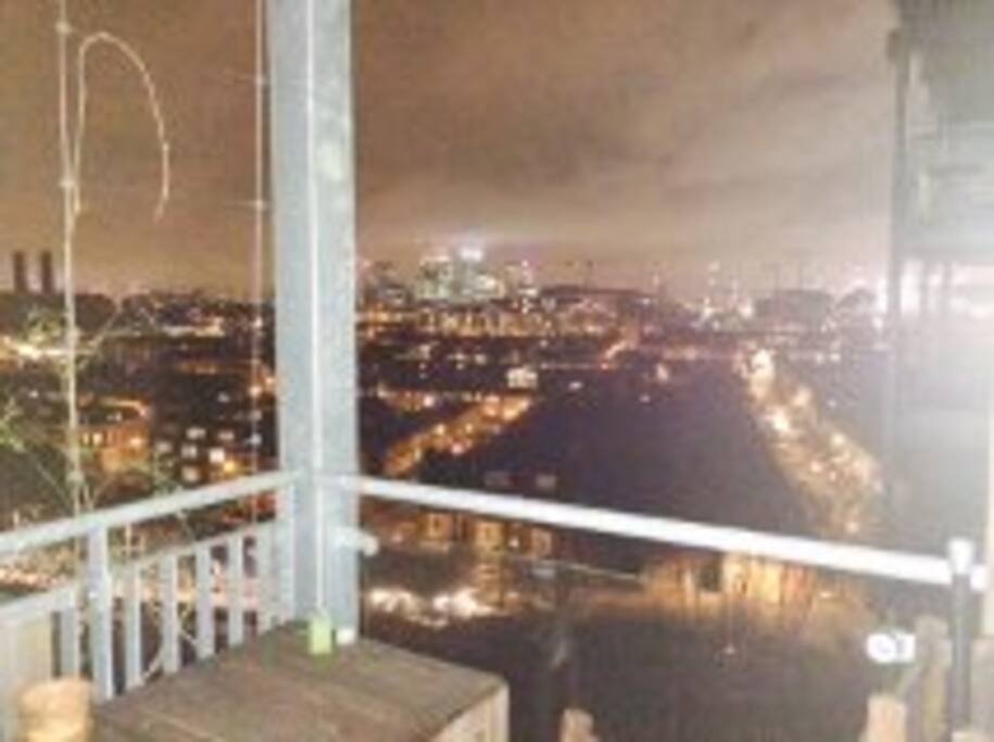 Balcony and vue