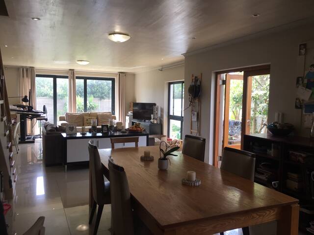 Sunset at Granula Two on Sunset Beach gallery image 2