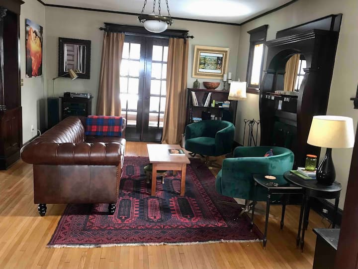 Spacious 3 Bedrooms In Historic St Paul -Walkable! - Saint Paul, MN