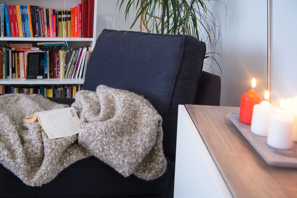 Reading nook for relaxing, cozy evenings