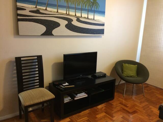 Great space in Ipanema! 3BR, 2,5 B gallery image 3
