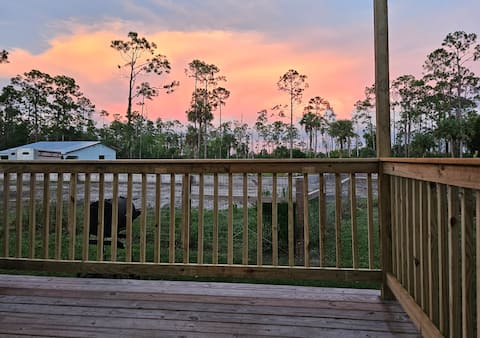 Zara 2 bedroom camper w/horses! 25min to beaches!