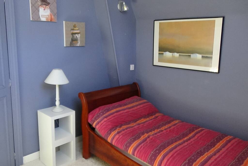 Petite chambre (ens. familial)