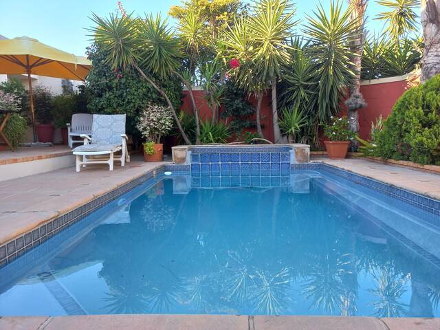 Cape Town Blouberg 3 B/R pool close to beach gallery image 4
