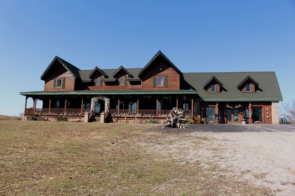 Samson's Whitetail Mtn Peaceful Rustic Lodge Home Cabins for Rent in Vienna, Illinois, United