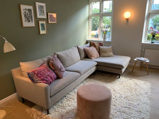 Hyggeligt byhus med udsigt til søerne gallery image 3