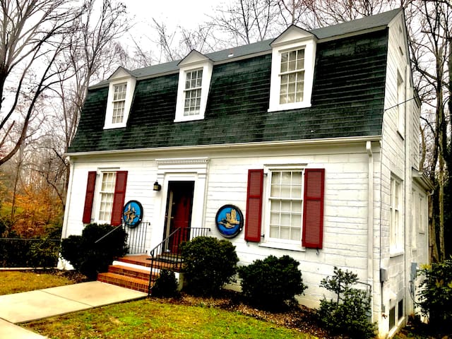 Charles Spence Witten managed Airbnb listing 1