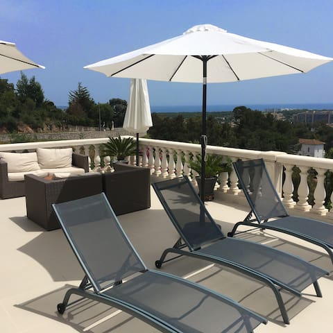 happy house location managed Airbnb listing 1
