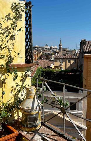 The Domes of Borromini – Charming Apartment. gallery image 4
