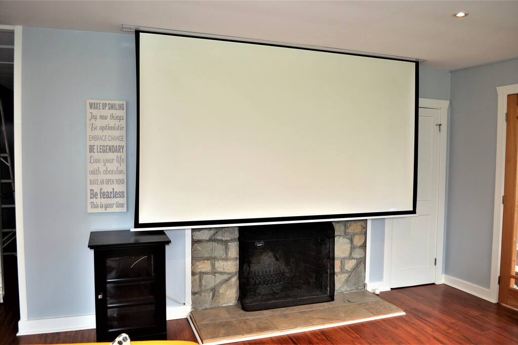 HUGE projector Screen