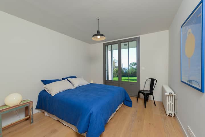 Chumba cha kulala 1 sakafu ya chini - Master Bedroom