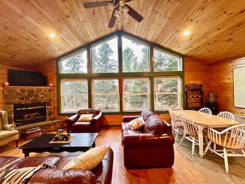 Creekside Cabin: lake access, family friendly