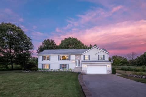 Private Retreat w/Hot Tub - Beaches & Wine Tours