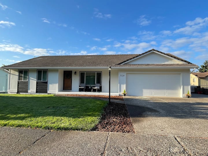 Salem OR, family friendly, close to everything! Houses for Rent in