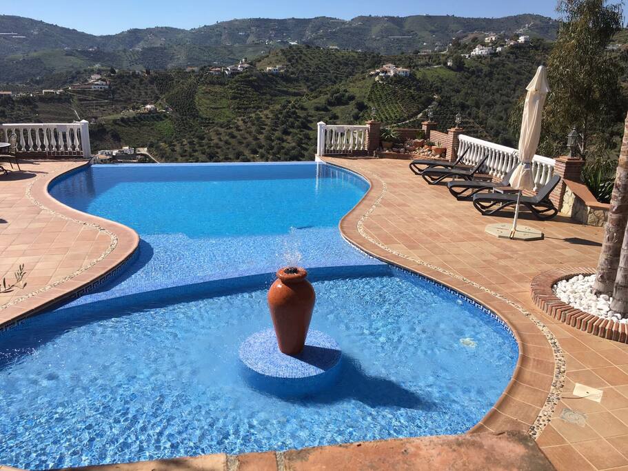 Private Infinity Pool