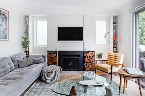 Top performing Airbnb: 4BR Beach House | 5-Min Flat Walk to Pearl Beach in Pearl Beach