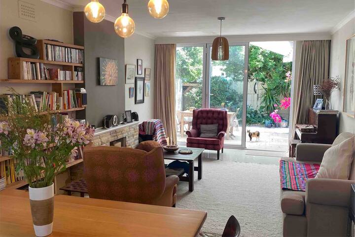 Spacious, comfortable family home near Muizenberg gallery image 2