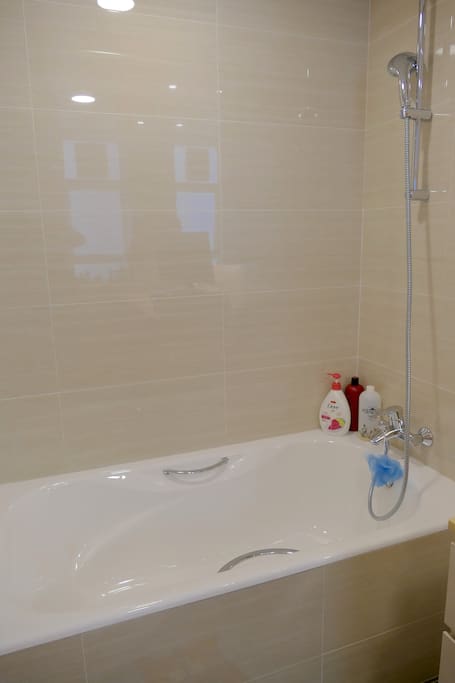 bathtub