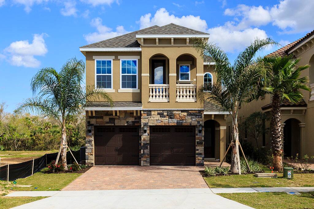 1073 Castle Pines